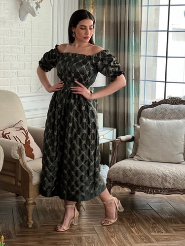 فستان زيتي طويل تفته عالية الجودة مطرز بخيوط القصب...