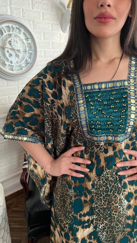 فستان / دراعه قطن اخضر مشجرة وملونه ومطرز بالفصوص...