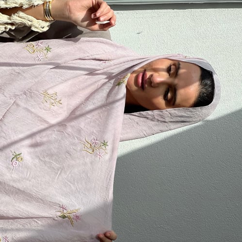 طرحه لينن مطرزة