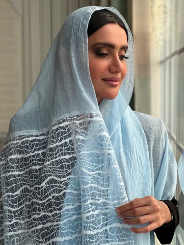 طرحة بيبي بلو لينن خفيفه وباردة مطرزة بالخيوط رقم