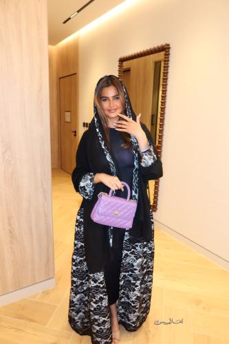 دانتيلا ابيض