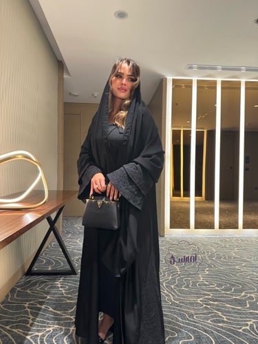 دانتيلا اسود