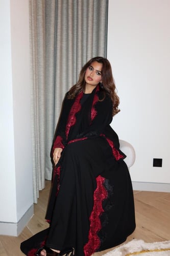 دانتيل احمر