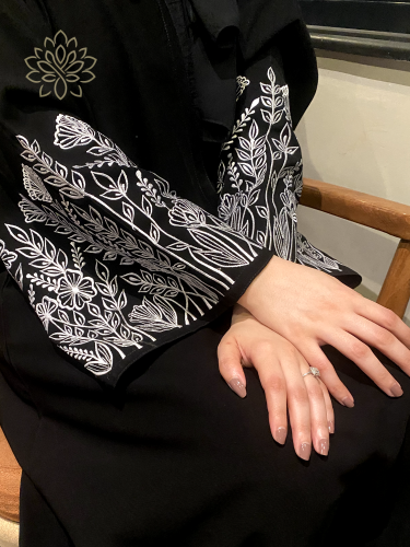 عباية سوداء ملكي مطرزه