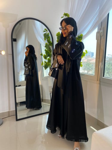 عباية مطرزه عيون