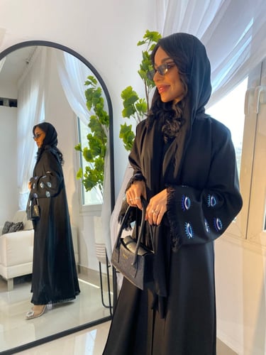 عباية مطرزه عيون