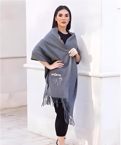 شال شتوي انيق بالإسم عدة الوان