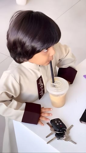 ثوب بتصميم أنيقة