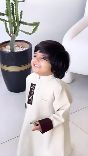 ثوب بتصميم أنيقة