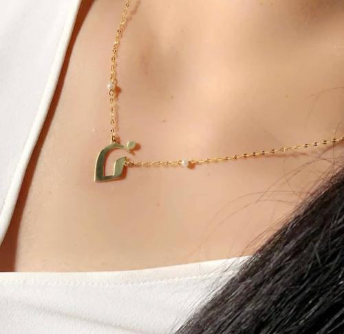 سلسال حرف مع لؤلؤ في السلسال