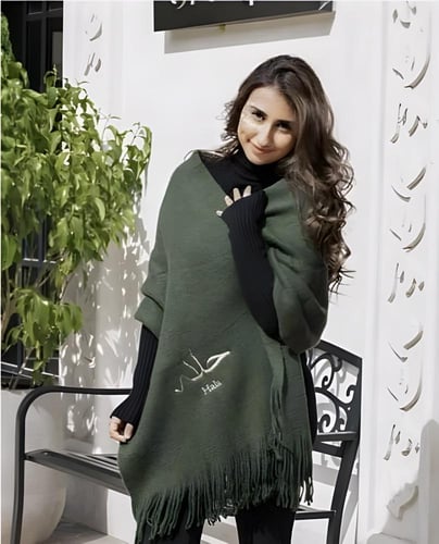 شال شتوي انيق بالإسم عدة الوان