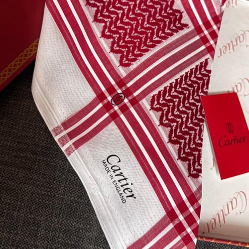 شماغ كارتير انجليزي ثلاثه خطوط