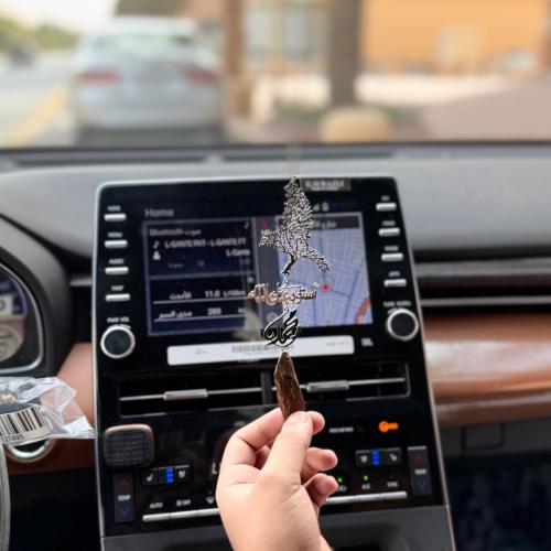 تعليقات سيارة مع كسرة عود