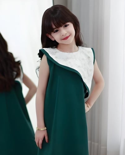 فستان أخضر شعار المملكة