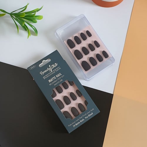 اظافر لاصقه