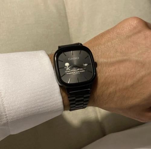 ساعة كاسيو بشعار المملكة لون الساعة ( أسود )