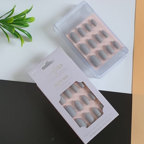 اظافر لاصقه