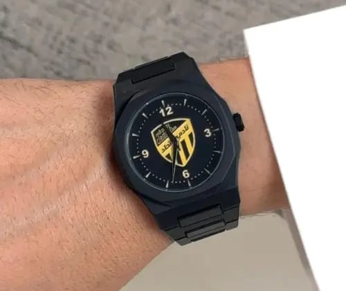 ساعة الاتحاد لون اسود