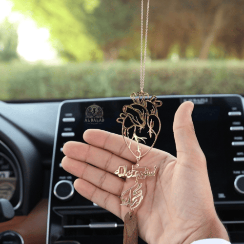 تعليقة سيارة مع رسمة قلب