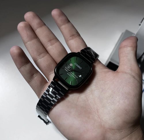 ساعة كاسيو بشعار المملكة الالوان ( أسود - أخضر )