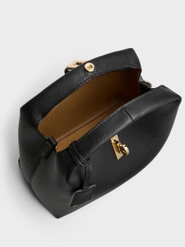 حقيبة كتف دلو ماركة تشارلز آند كيث