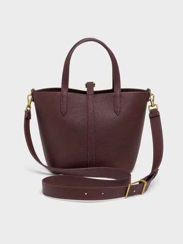 حقيبة دلو تشارلز اند كيث - أحمر عنابي