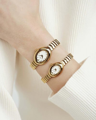 ساعة بيل أوفال بيتيت -موكبيرغ