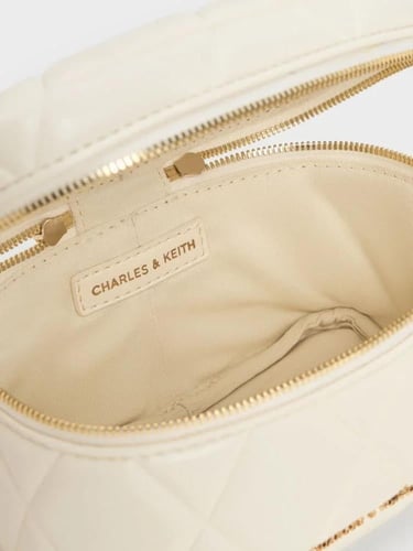 حقيبة أروين المبطنة ماركة تشارلز اند كيث