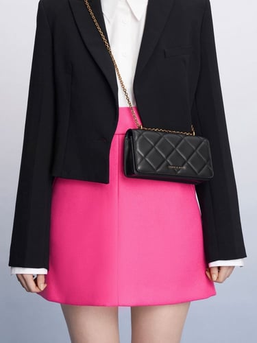 حقيبة تشارلز اند كيث بمقبض سلسلة بافوتو