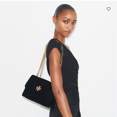 حقيبة كتف صغيرة من المخمل المبطن بنقشة ماسية من كي...