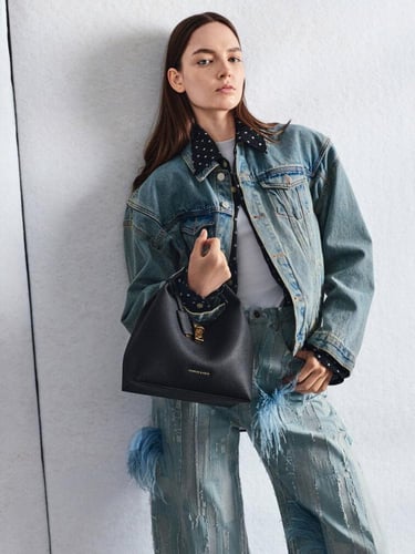 حقيبة كتف دلو ماركة تشارلز آند كيث