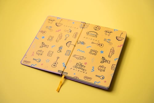 دفتر فريندز موف بتفاصيل بطانة داخلية