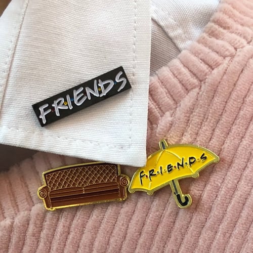 بروش او دبوس شعار فريندز