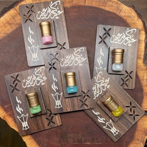 كرت خشبي معايدة مع مسك