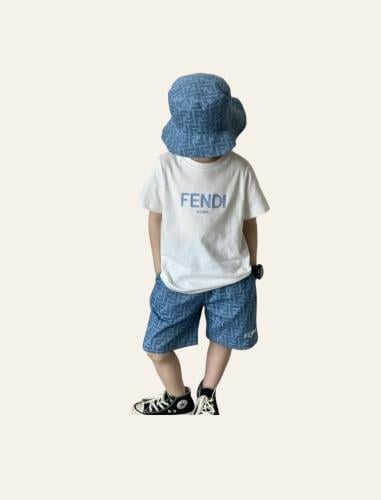 طقم ولادي أنيق من قطعتين