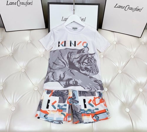 طقم ولادي جميل من قطعتين