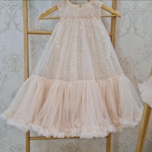 فستان بناتي من طبقات التل الفخمه جدا