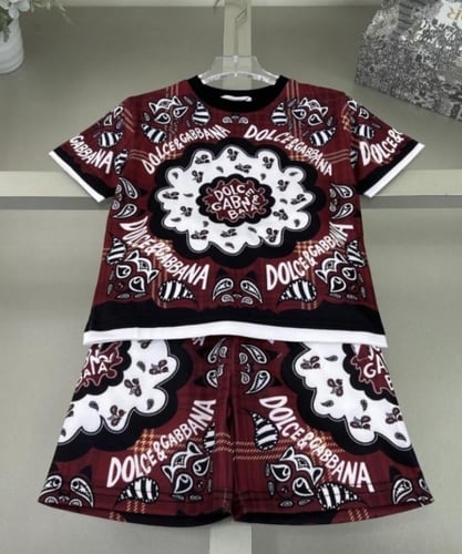 طقم ولادي من قطعتين اللون العنابي الخرافي