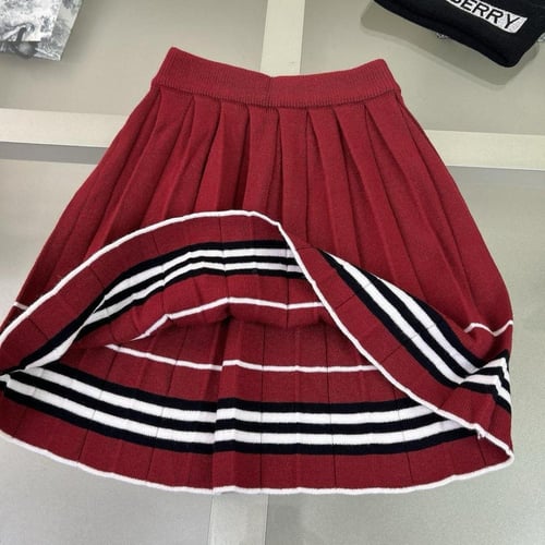 تيور بناتي شتوي من اربع قطع (قبعه + التنورة + بلوز...