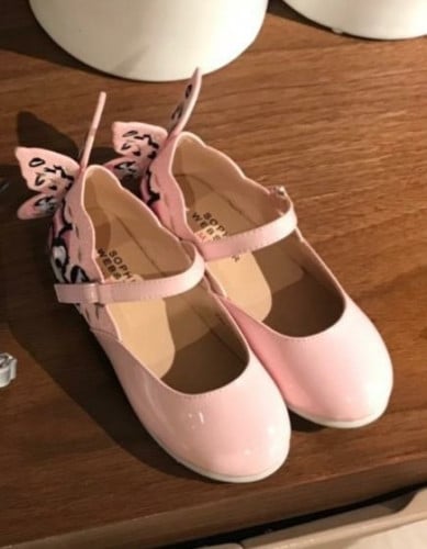 حذاء الفراشة الوردي فخم جدا