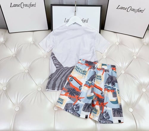 طقم ولادي جميل من قطعتين