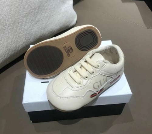 حذاء أنيق للمواليد