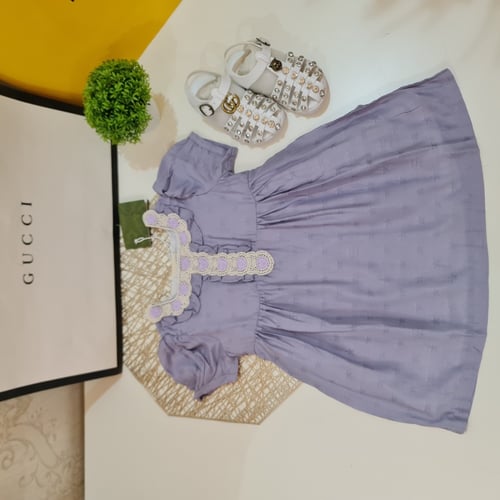 فستان بناتي ناعم وأنيق