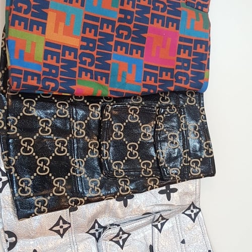 تنورة جلد اسود