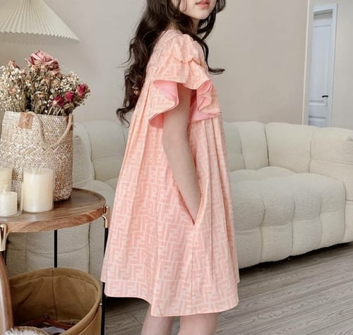 فستان بناتي بتفاصيل أنيقه وجيوب مخفيه