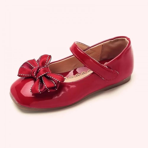 حذاء احمر أنيق