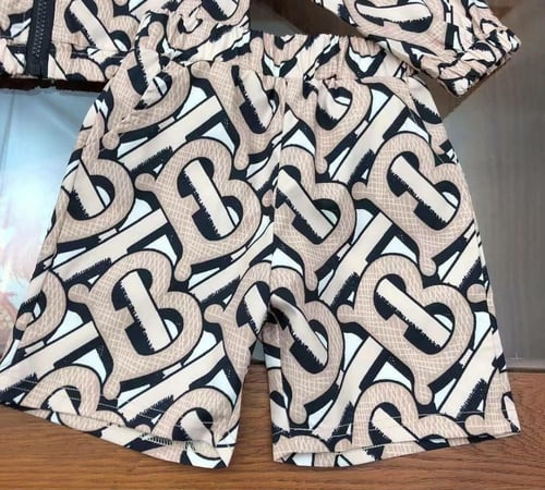 طقم من قطعتين