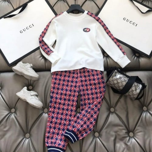 طقم انيق من قطعتين