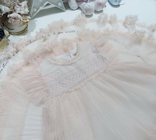 فستان بناتي من طبقات التل الفخمه جدا