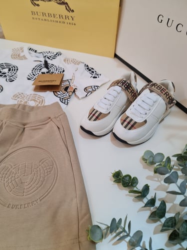 حذاء أنيق ، أبيض اللون